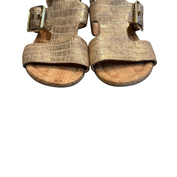 Donald Pliner Olive Wedge Sandals Metallic Gold Rose, Sz 8 - Picture 14 of 15